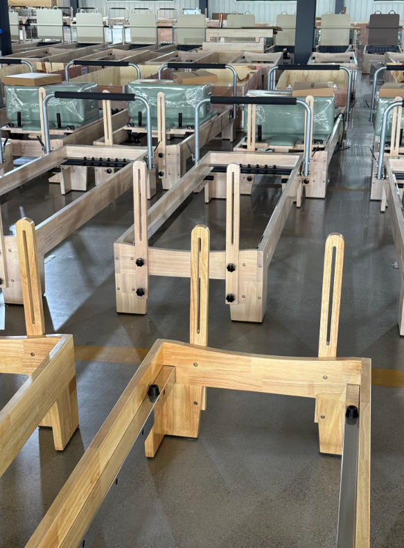 Oak VS White-Toned Oak Pilates Reformer.jpg Oak VS White-Toned Oak Pilates Reformer.jpg
